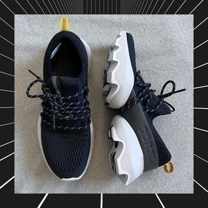 SOREL Black Kinetic Impact Split Sole Sport Shoes Size 7 runs small. Have worn